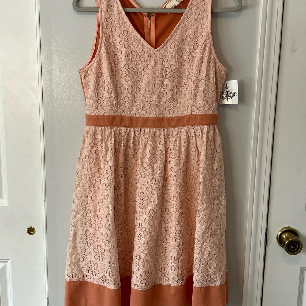 Women’s dress - Picture 1 of 5